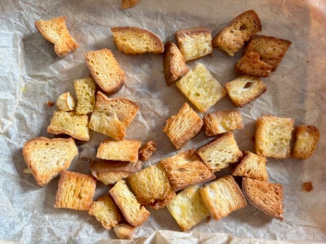 Finished croutons