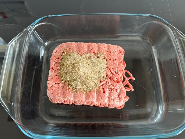Lamb mince with spices on top